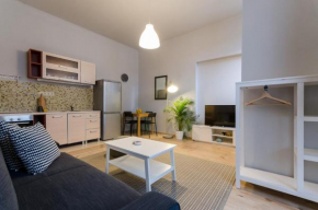 I30 Studio Apartment In Central Location.